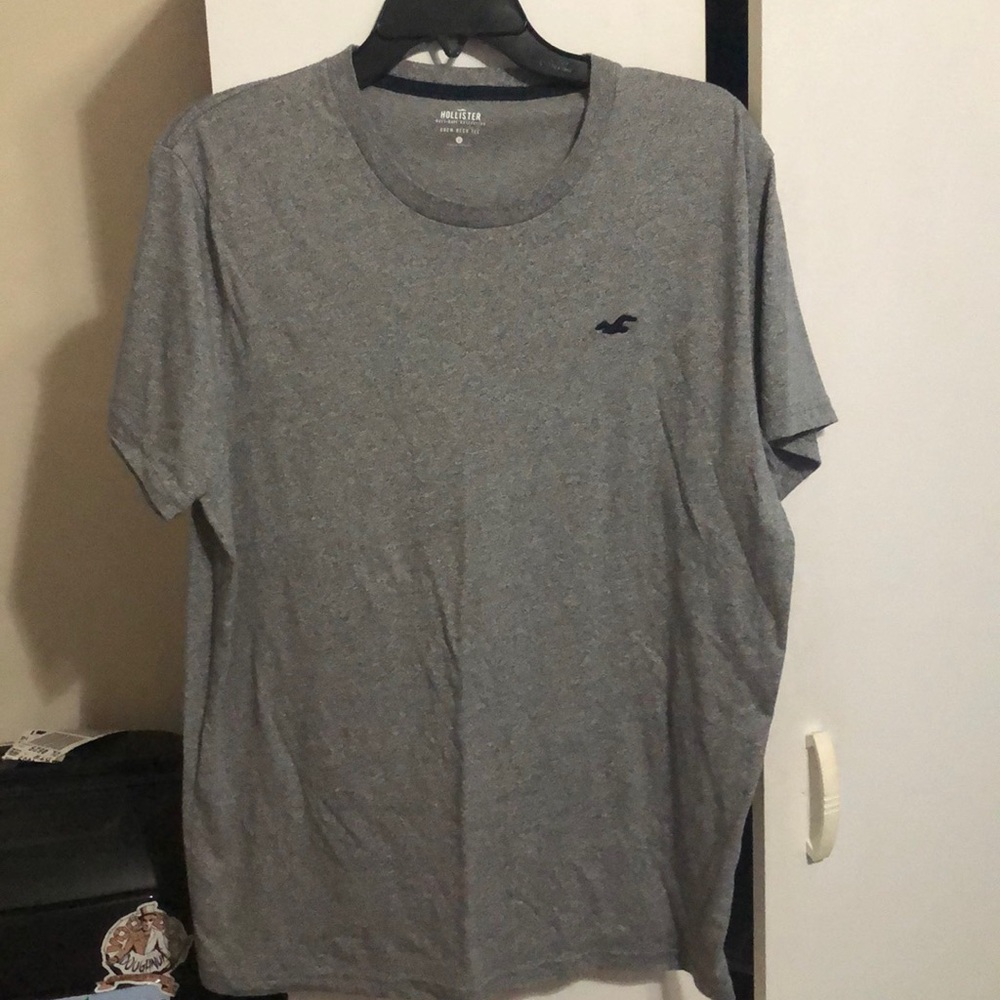 Hollister gray crew neck tee